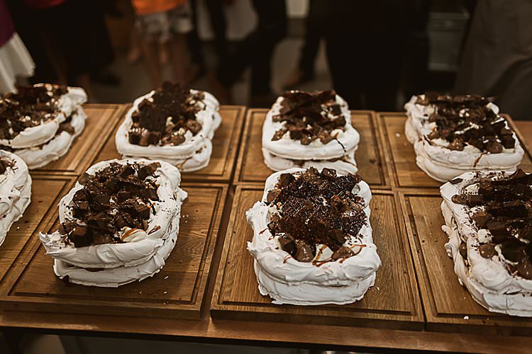 Dessert Pudding Beautiful Vibrant Dark Red Autumn Wedding http://thespringles.com/