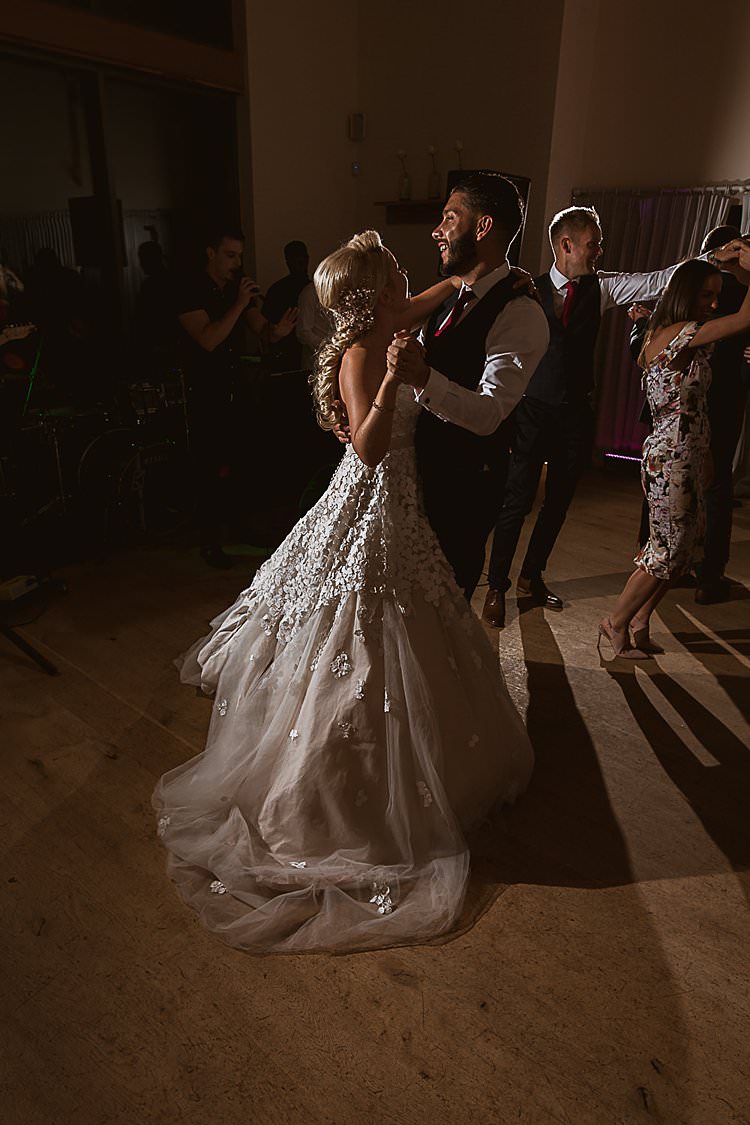 Beautiful Vibrant Dark Red Autumn Wedding http://thespringles.com/