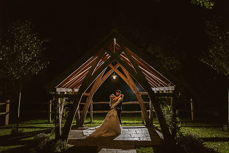 Beautiful Vibrant Dark Red Autumn Wedding http://thespringles.com/