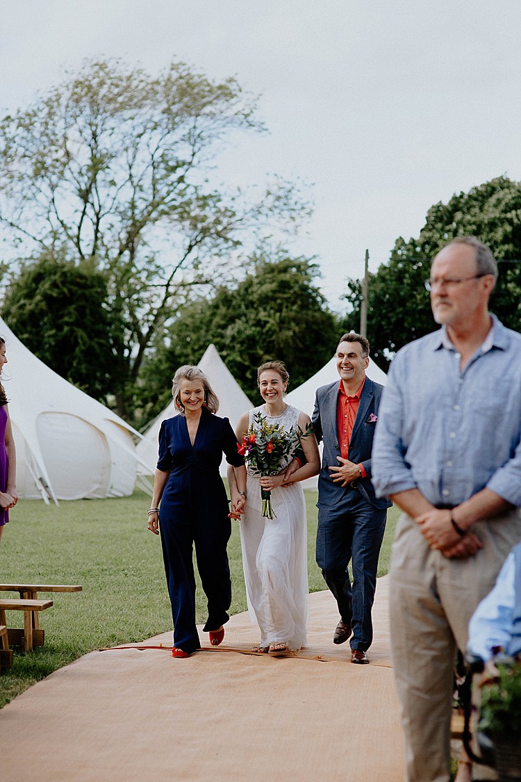 Mega Laid Back Festival Party Wedding http://www.jessicawilliams.photography/
