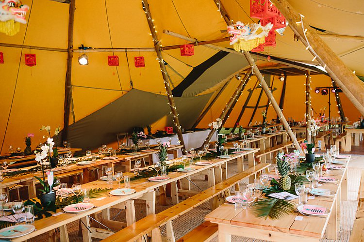Tropical Countryside Tipi Wedding https://parkershots.com/