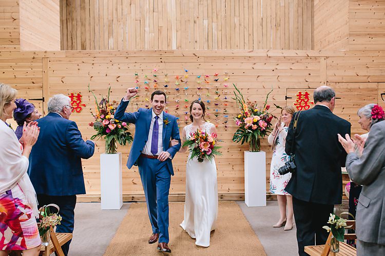Tropical Countryside Tipi Wedding https://parkershots.com/