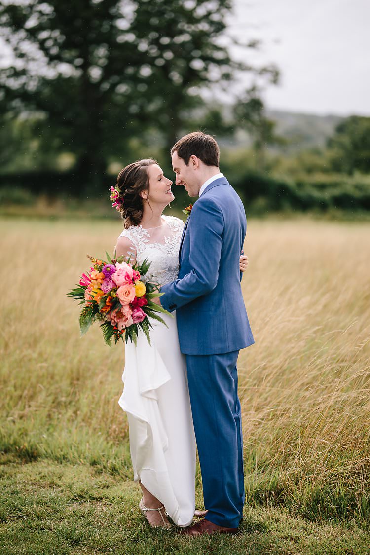 Tropical Countryside Tipi Wedding https://parkershots.com/