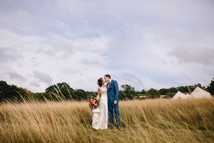 Tropical Countryside Tipi Wedding https://parkershots.com/