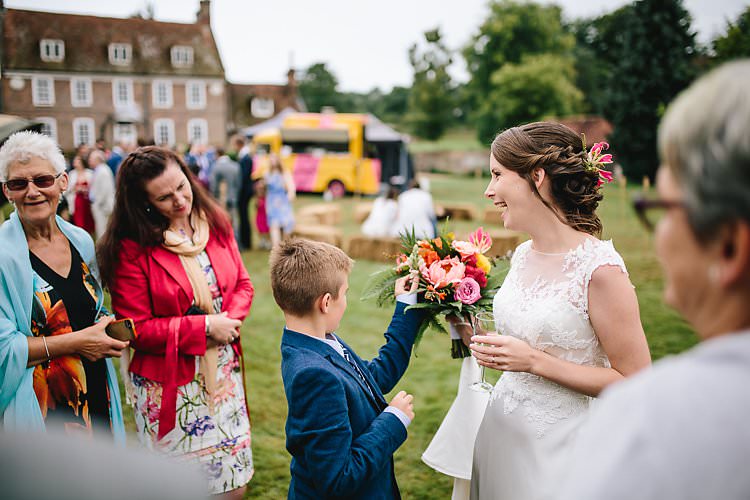 Tropical Countryside Tipi Wedding https://parkershots.com/