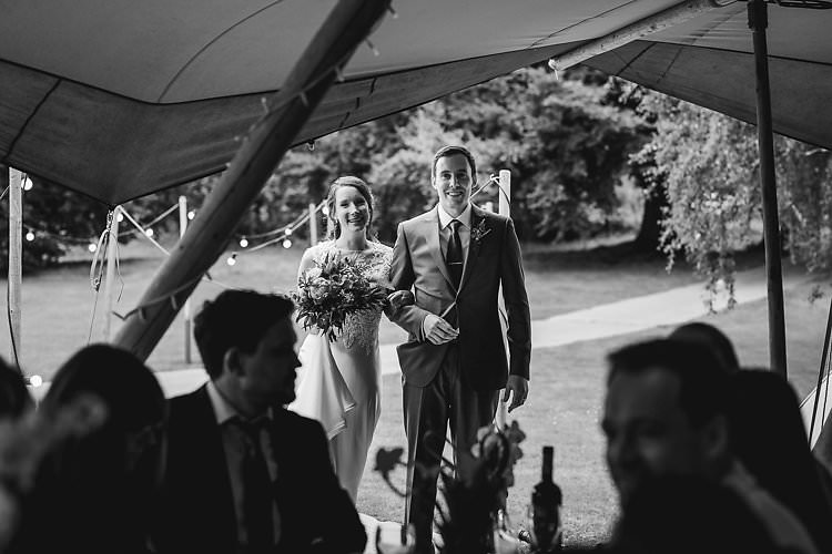 Tropical Countryside Tipi Wedding https://parkershots.com/