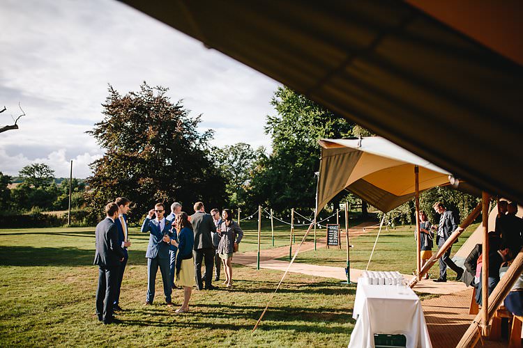 Tropical Countryside Tipi Wedding https://parkershots.com/