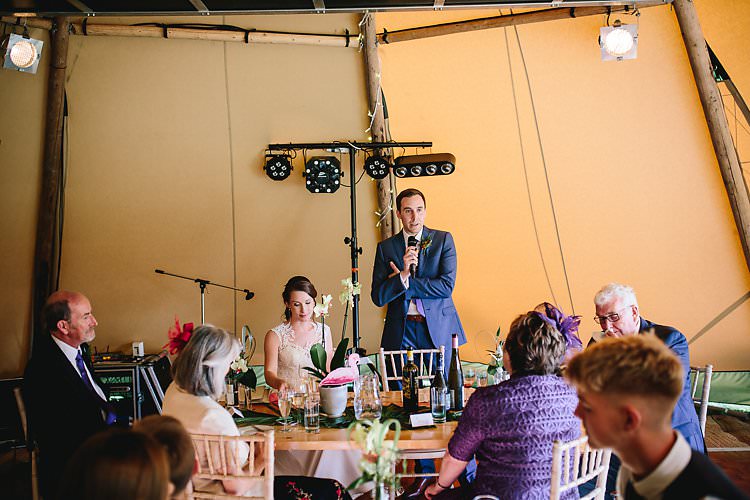Tropical Countryside Tipi Wedding https://parkershots.com/