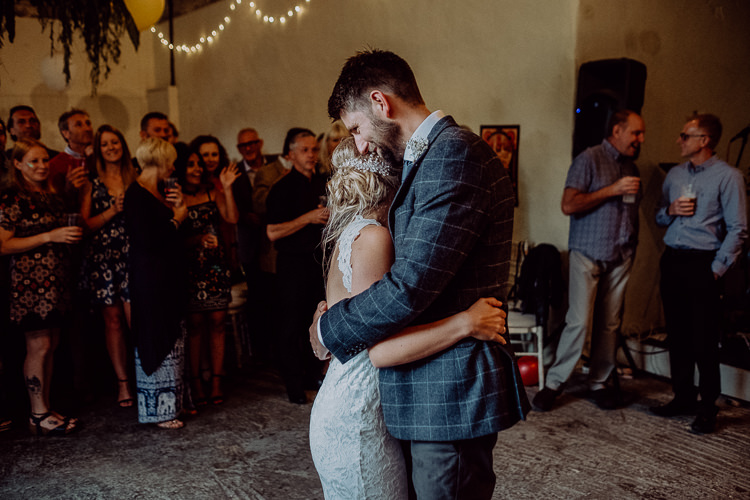Stylish Rainy Festival Wedding http://albatrossandmariner.co.uk/