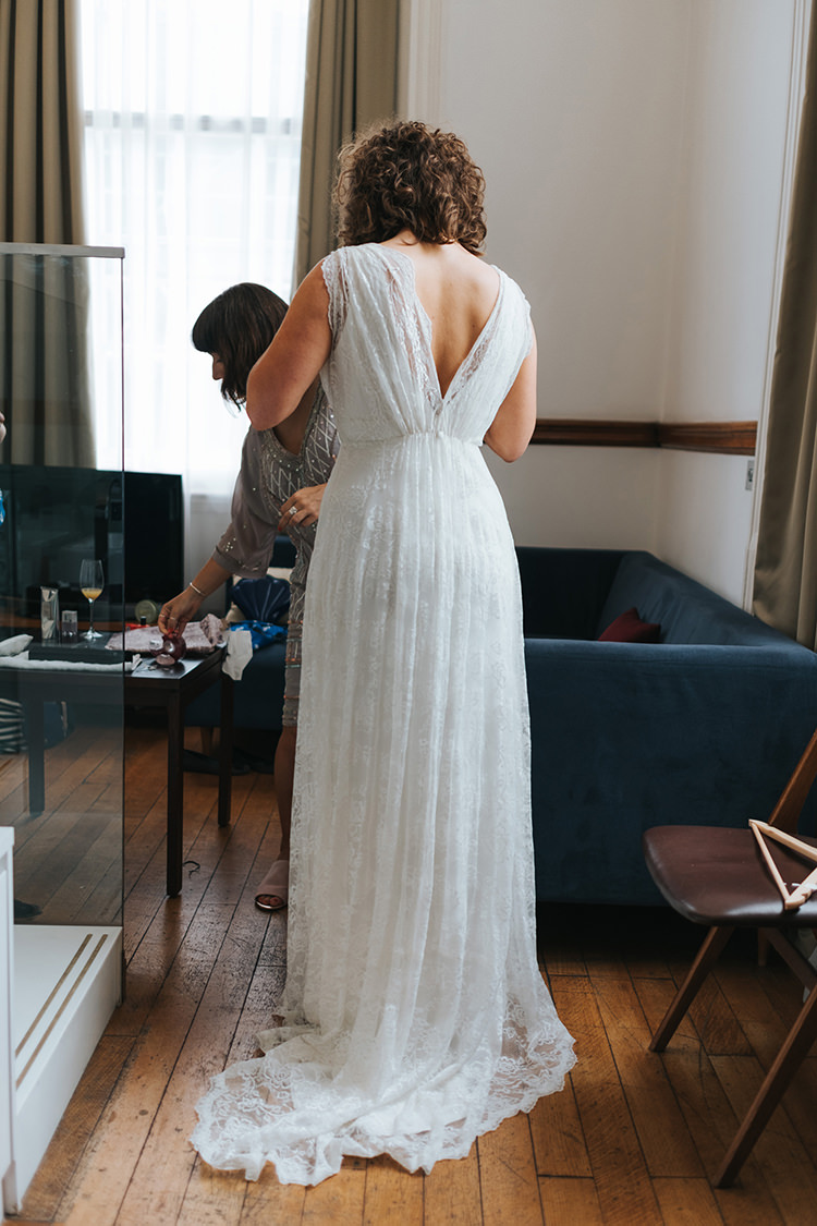 Modern Artistic Colour Pop City Wedding http://missgen.com/