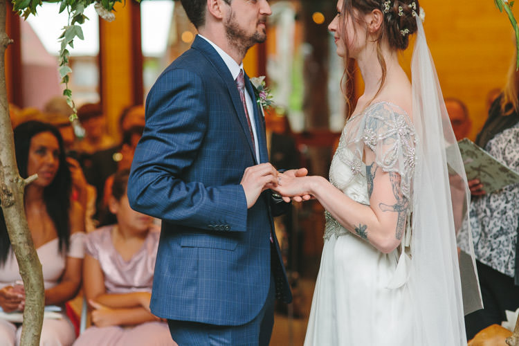 Happy DIY Woodland Wedding http://www.elliegracephotography.co.uk/