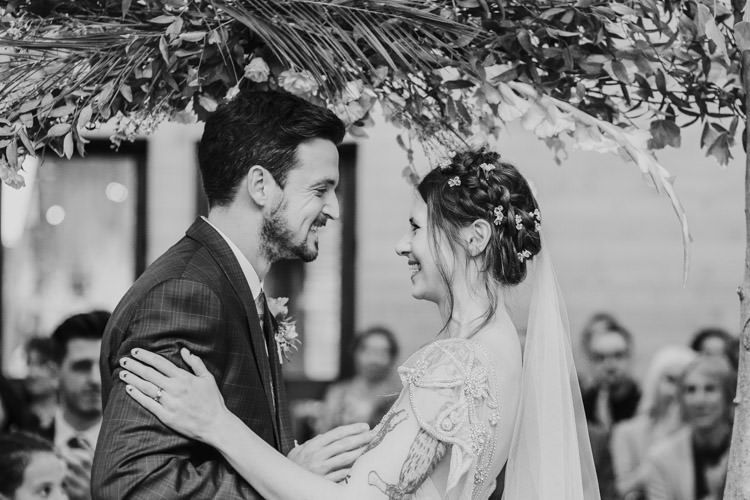Happy DIY Woodland Wedding http://www.elliegracephotography.co.uk/