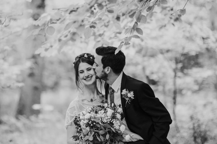 Happy DIY Woodland Wedding http://www.elliegracephotography.co.uk/