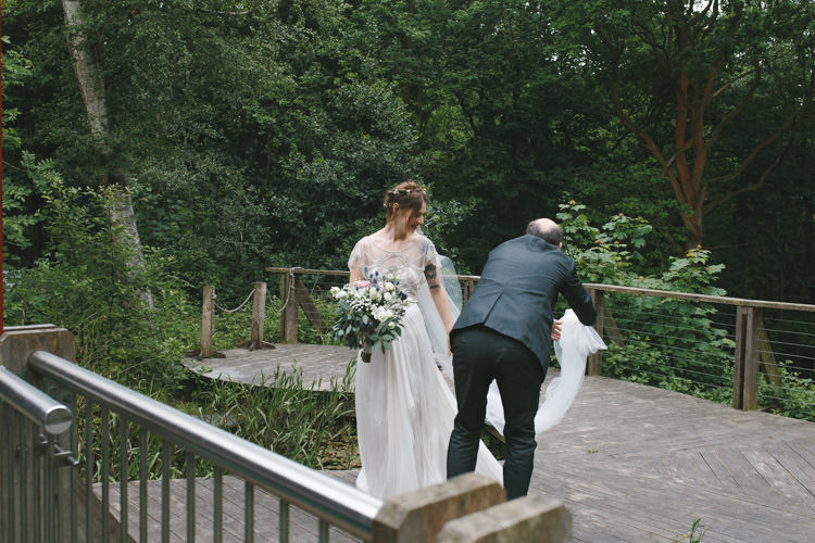 Happy DIY Woodland Wedding http://www.elliegracephotography.co.uk/