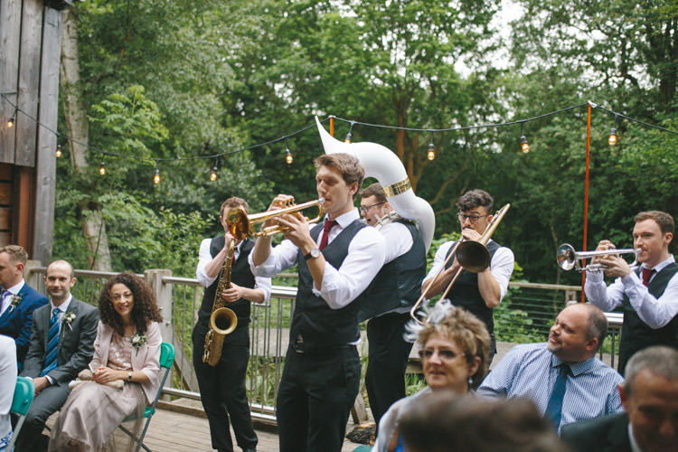Happy DIY Woodland Wedding http://www.elliegracephotography.co.uk/