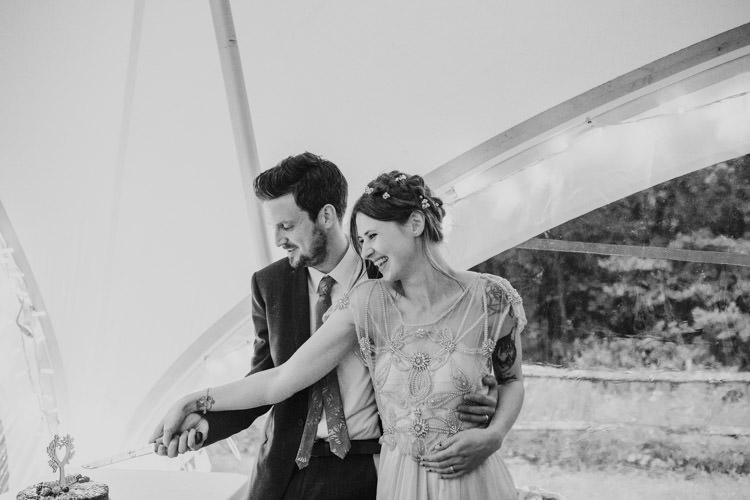 Happy DIY Woodland Wedding http://www.elliegracephotography.co.uk/