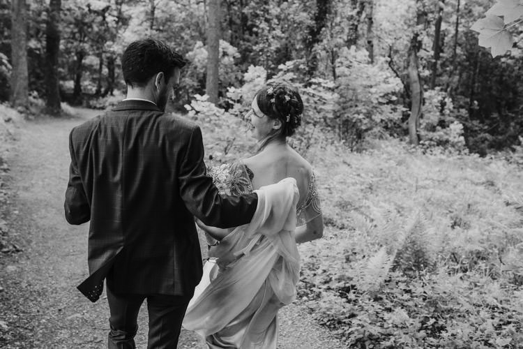 Happy DIY Woodland Wedding http://www.elliegracephotography.co.uk/