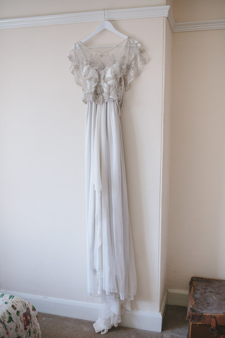 Anna Campbell Dress Bride Bridal Gown Happy DIY Woodland Wedding http://www.elliegracephotography.co.uk/