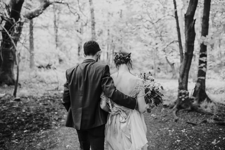 Happy DIY Woodland Wedding http://www.elliegracephotography.co.uk/