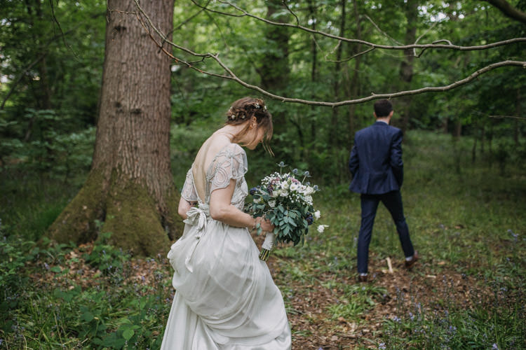 Happy DIY Woodland Wedding http://www.elliegracephotography.co.uk/