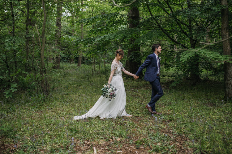 Happy DIY Woodland Wedding http://www.elliegracephotography.co.uk/