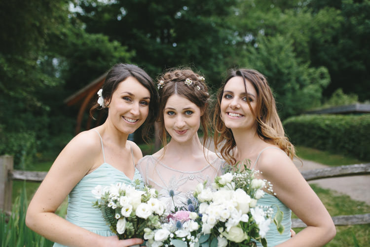 Happy DIY Woodland Wedding http://www.elliegracephotography.co.uk/