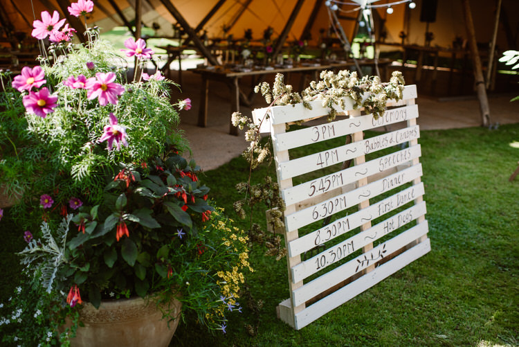 Painted Wooden Pallet Sign Vegan Handfasting Summer Garden Party Wedding https://www.elliegillard.co.uk/