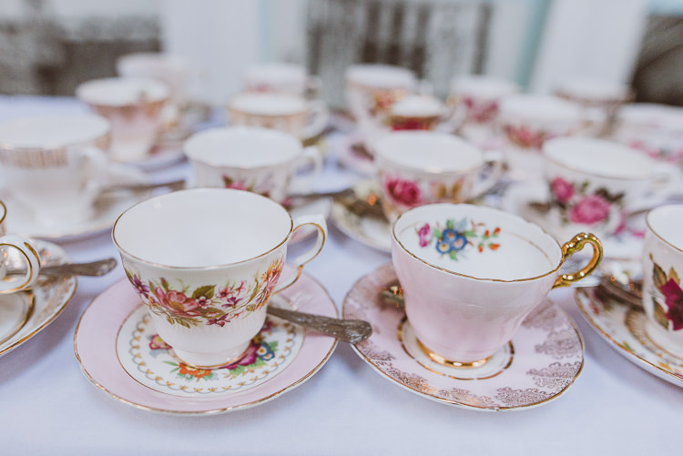 Colourful Creative Vintage Railway Wedding http://joemallenphotography.co.uk/