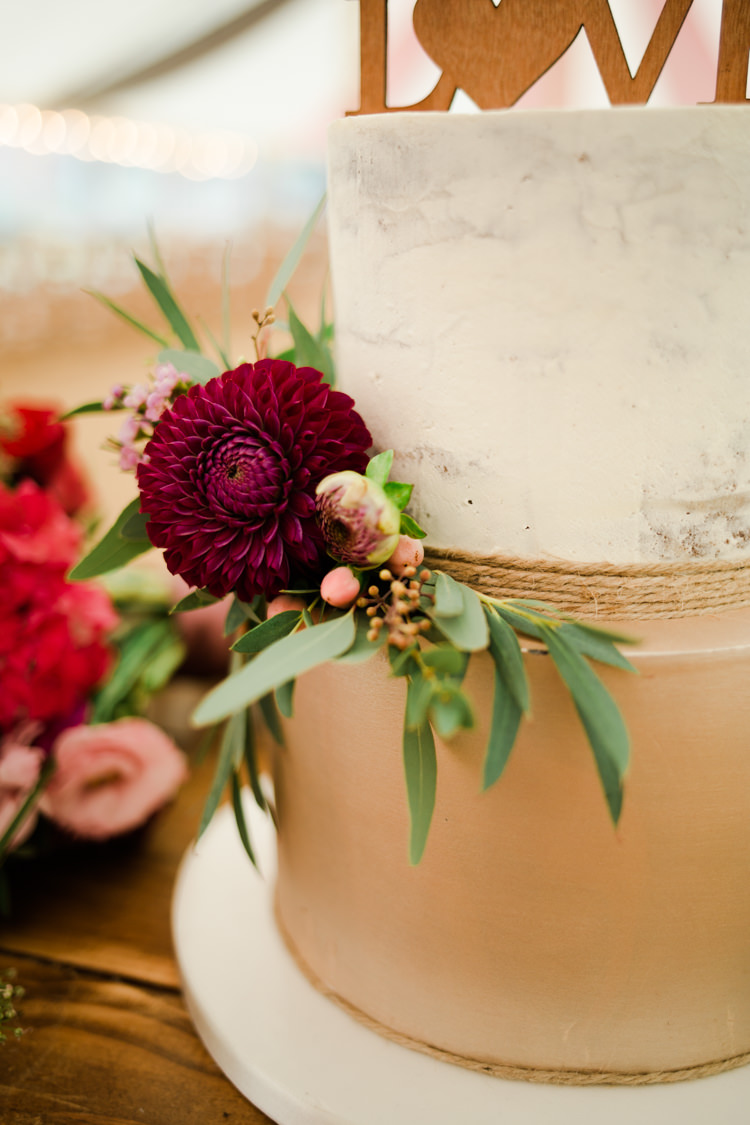 Marble Gold Cake Topper Flowers Outdoorsy Late Summer Marquee Wedding Ideas http://www.esmefletcher.com/