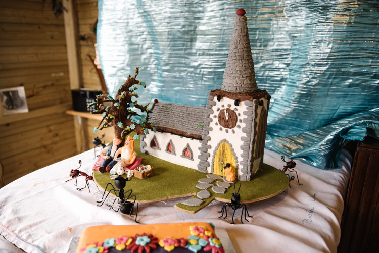 Homemade Street Party Back Garden Wedding http://www.foxmoonphotography.com/