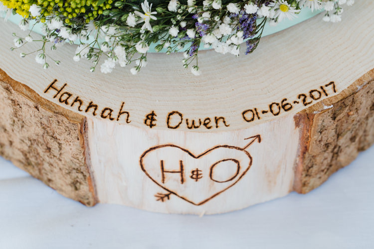 Personalised Wood Slice Tree Cake Stand Relaxed Fun Beach DIY Wedding http://www.michellehuggleston.com/