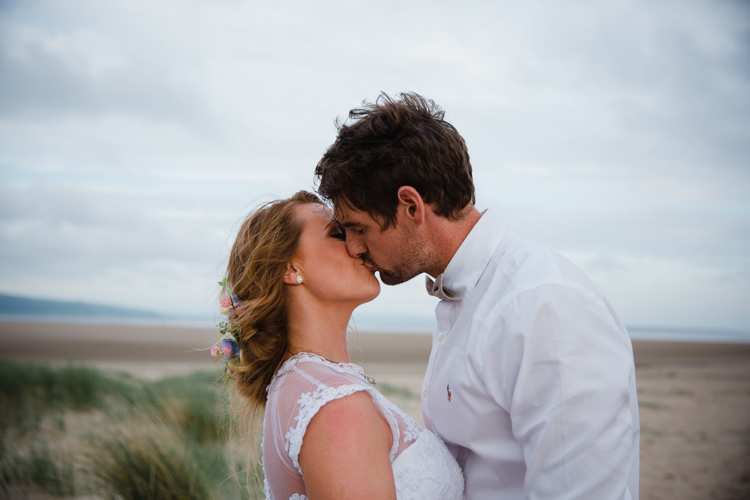 Relaxed Fun Beach DIY Wedding http://www.michellehuggleston.com/