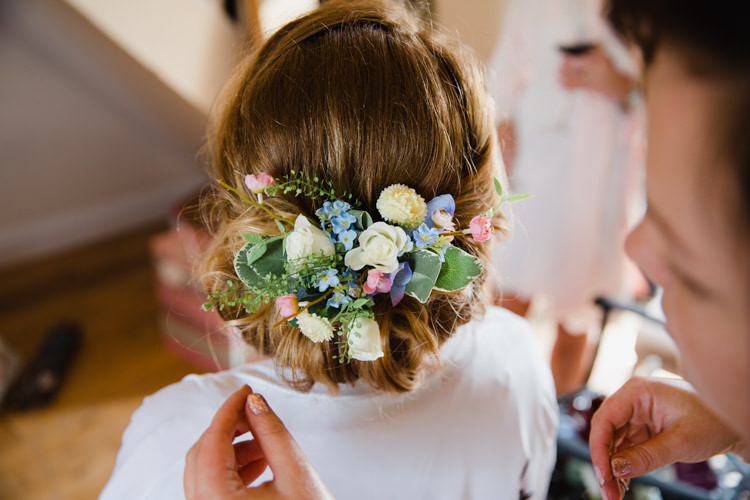 Relaxed Fun Beach DIY Wedding http://www.michellehuggleston.com/
