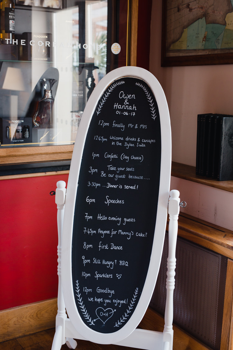 Mirror Blackboard Order of Day Relaxed Fun Beach DIY Wedding http://www.michellehuggleston.com/
