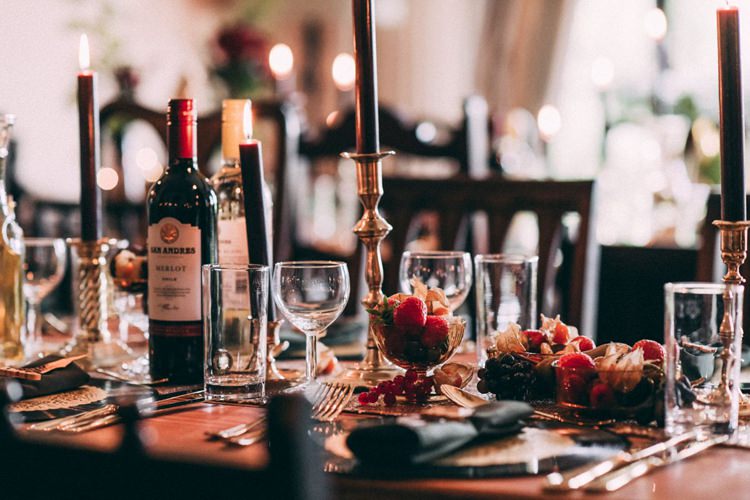 Dark Black Candles Gold Candlesticks Berries Table Setting Opulent Eccentric Berry Gold Wedding https://mattaustinimages.co.uk/