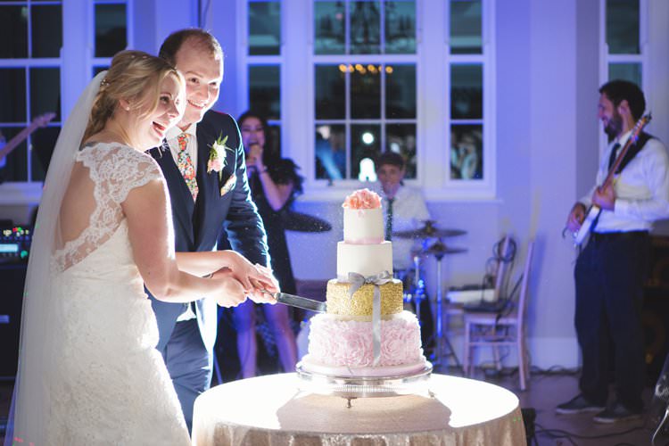 Elegant DIY Country Manor Wedding http://www.bengoode.com/