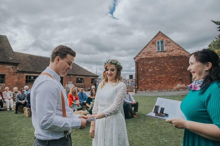 Whimsical Green Copper Rustic DIY Wedding http://www.brookrosephotography.co.uk/