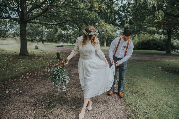 Whimsical Green Copper Rustic DIY Wedding http://www.brookrosephotography.co.uk/
