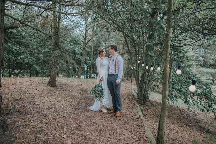 Whimsical Green Copper Rustic DIY Wedding http://www.brookrosephotography.co.uk/