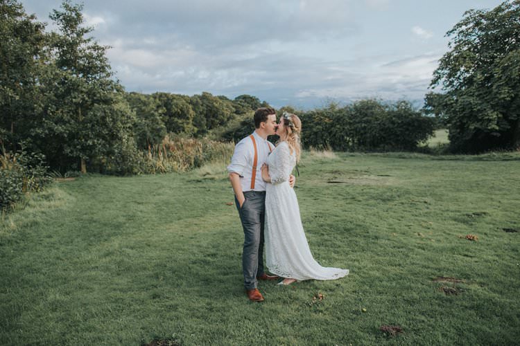 Whimsical Green Copper Rustic DIY Wedding http://www.brookrosephotography.co.uk/