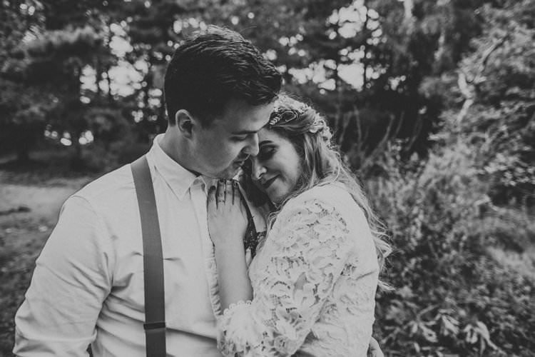 Whimsical Green Copper Rustic DIY Wedding http://www.brookrosephotography.co.uk/