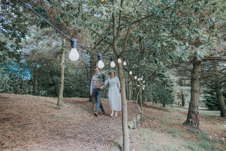 Whimsical Green Copper Rustic DIY Wedding http://www.brookrosephotography.co.uk/
