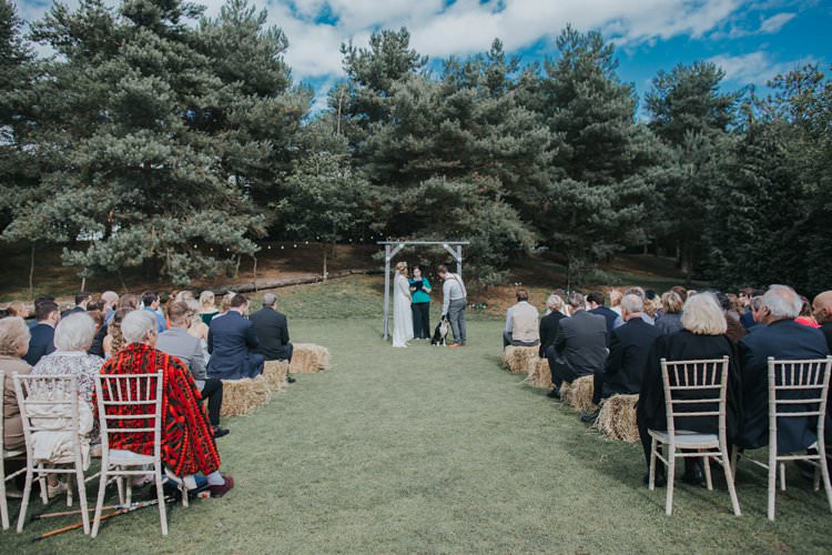 Whimsical Green Copper Rustic DIY Wedding http://www.brookrosephotography.co.uk/