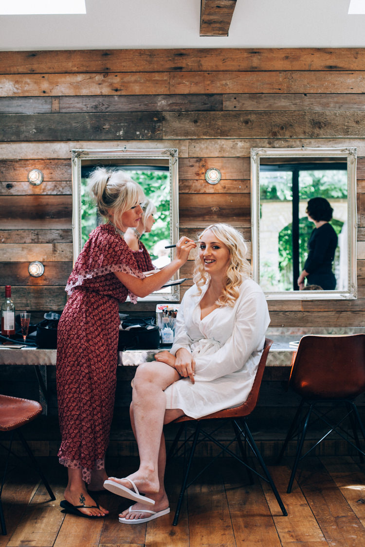 Flowery Bohemian Secret Garden Wedding https://caseyavenue.co.uk/