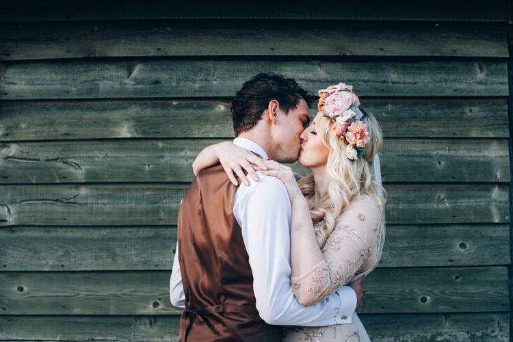 Flowery Bohemian Secret Garden Wedding https://caseyavenue.co.uk/