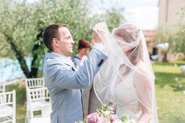 Italy Destination Wedding Olive Trees Outdoor Reception Summer Spring Bride Groom Vows | Romantic Garden Elopement Tuscany http://purewedding.it/en