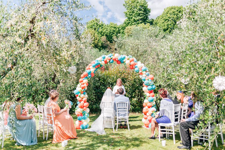 Italy Destination Wedding Olive Trees Outdoor Reception Summer Spring Bride Groom Balloon Arch | Romantic Garden Elopement Tuscany http://purewedding.it/en