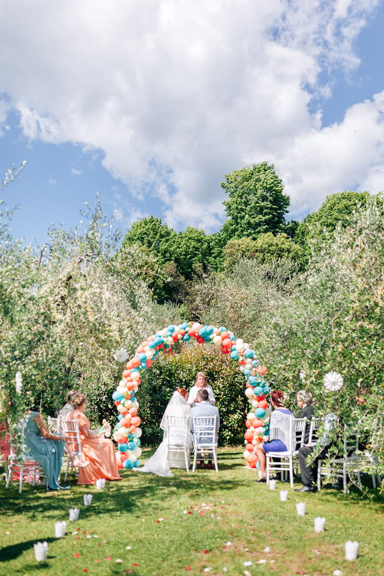 Italy Destination Wedding Olive Trees Outdoor Reception Summer Spring Bride Groom Celebrant Vows | Romantic Garden Elopement Tuscany http://purewedding.it/en