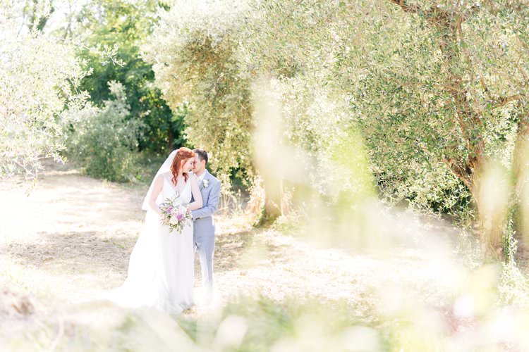 Italy Destination Wedding Olive Trees Outdoor Summer Spring Bride Groom | Romantic Garden Elopement Tuscany http://purewedding.it/en