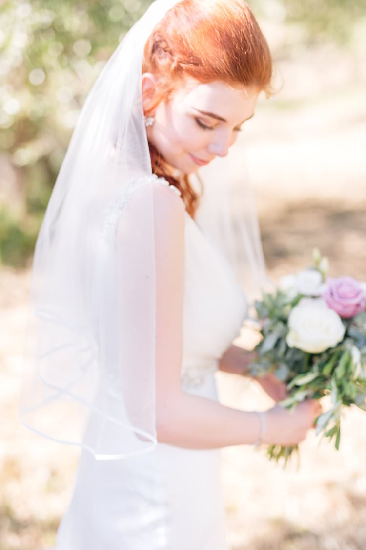 Italy Destination Wedding Olive Trees Outdoor Summer Spring Bride Short Veil Pink White Bouquet | Romantic Garden Elopement Tuscany http://purewedding.it/en